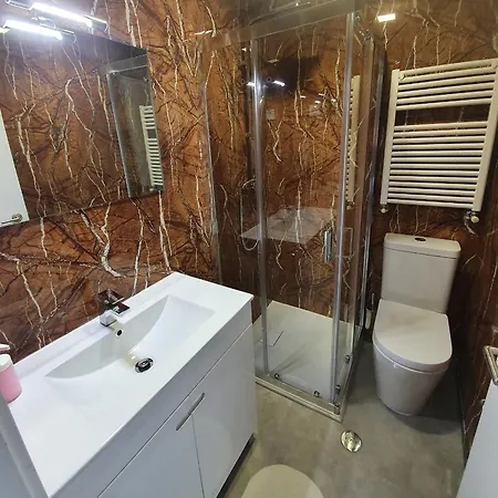 Bus Station Flat Appartement *