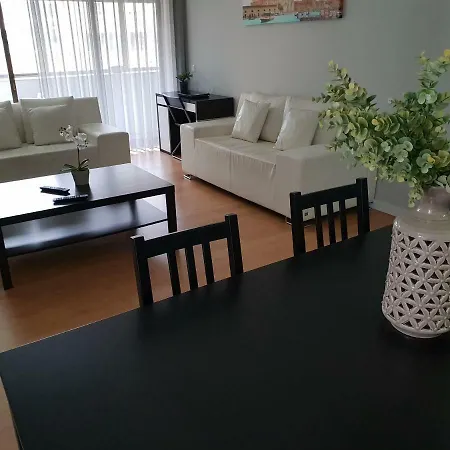 Bus Station Flat Apartmán *