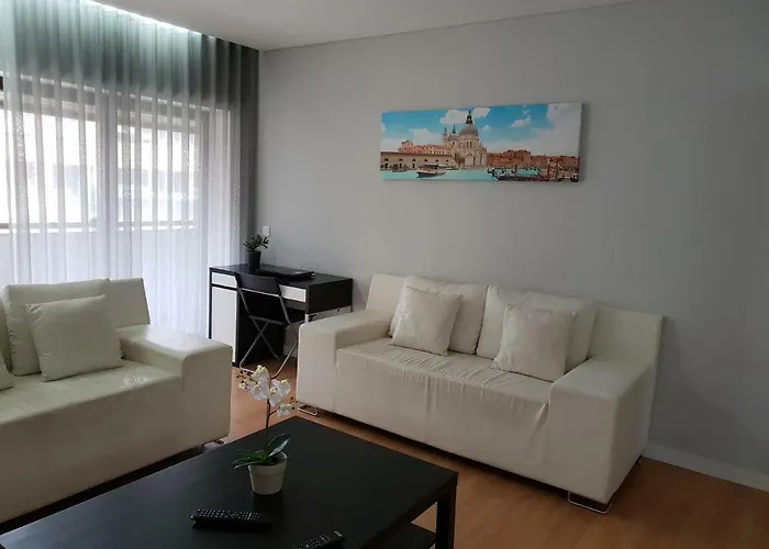 Apartment Bus Station Flat *